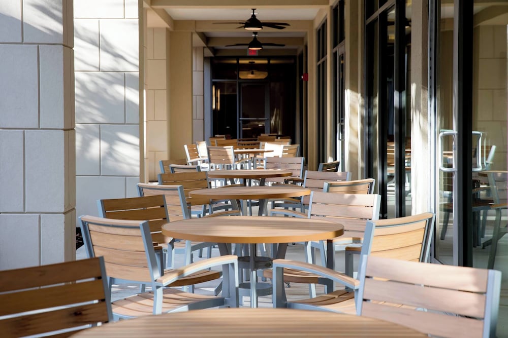 SpringHill Suites by Marriott Orlando Theme Parks/Lake Buena Vista — Restaurant & bars in Orlando, Florida