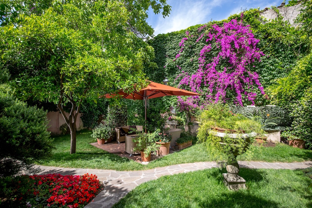 The Inn at the Roman Forum Luxury Collection - The Inn At The Roman Forum — Hotel building in Rome, Lazio