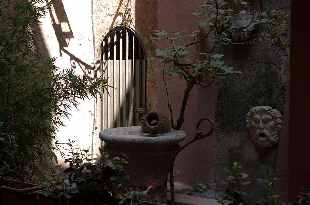 The Inn at the Roman Forum Luxury Collection - The Inn At The Roman Forum — Hotel building in Rome, Lazio