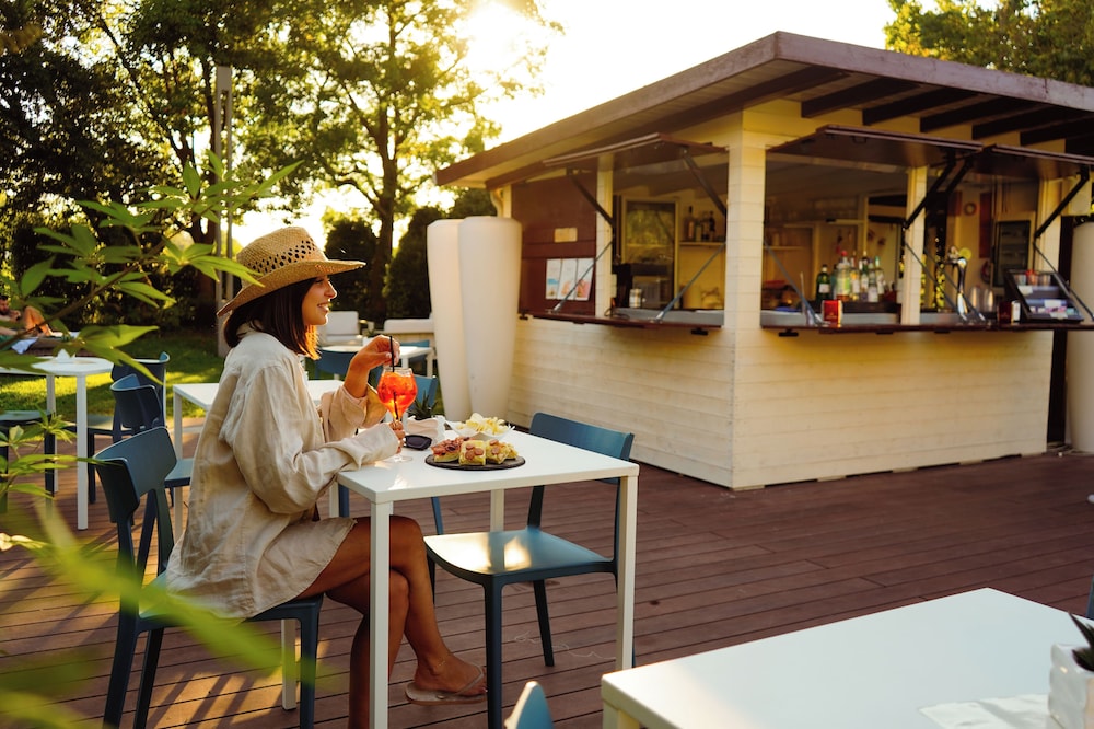 The Ziba Hotel & Spa — Restaurant & bars in Peschiera del Garda, Veneto