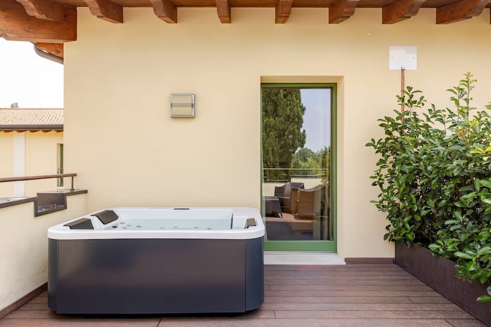 The Ziba Hotel & Spa — Spa in Peschiera del Garda, Veneto