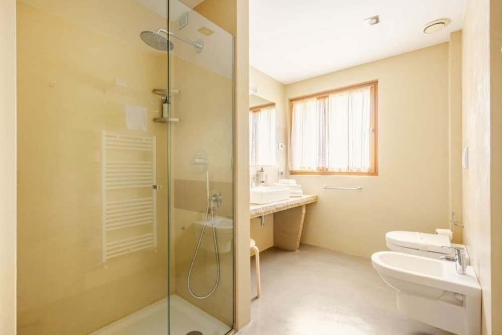 The Ziba Hotel & Spa — Hotel rooms in Peschiera del Garda, Veneto