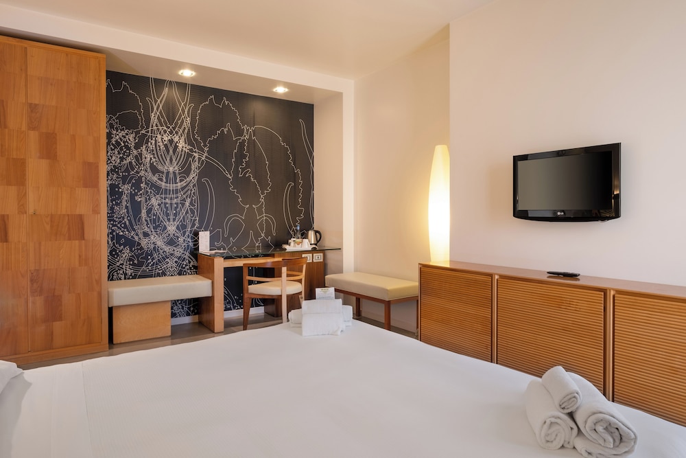 The Ziba Hotel & Spa — Hotel rooms in Peschiera del Garda, Veneto