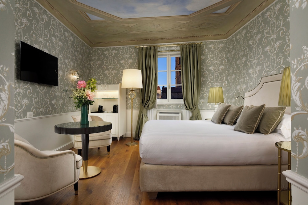 San Firenze Suites & Spa — Hotel rooms in Florence, Tuscany