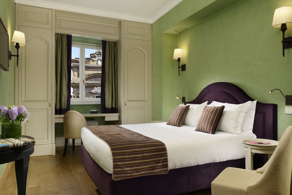San Firenze Suites & Spa — Hotel rooms in Florence, Tuscany