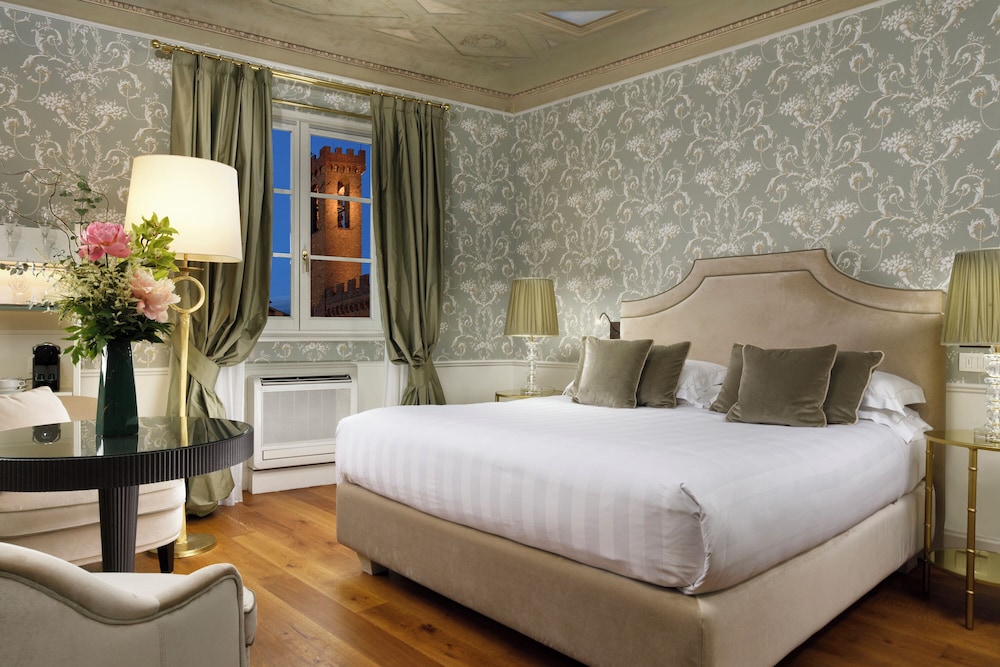 San Firenze Suites & Spa — Hotel rooms in Florence, Tuscany