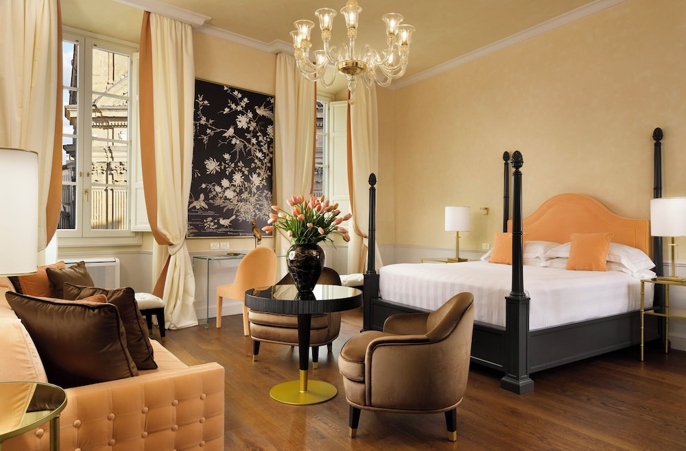 San Firenze Suites & Spa — Hotel rooms in Florence, Tuscany