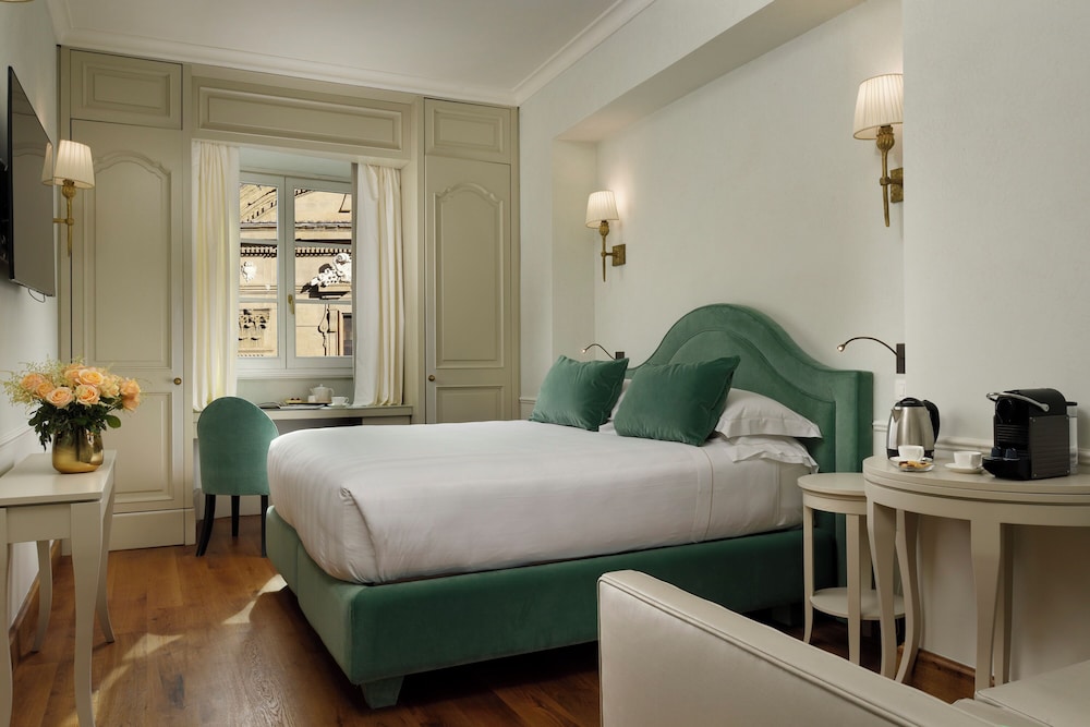 San Firenze Suites & Spa — Hotel rooms in Florence, Tuscany