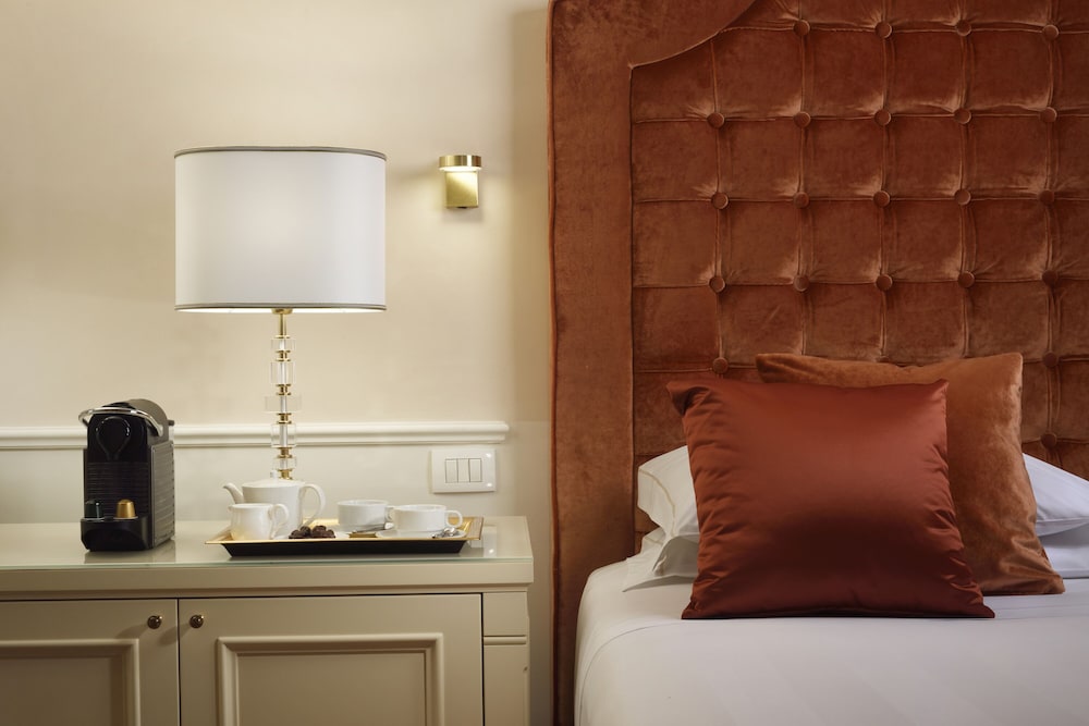 San Firenze Suites & Spa — Hotel rooms in Florence, Tuscany