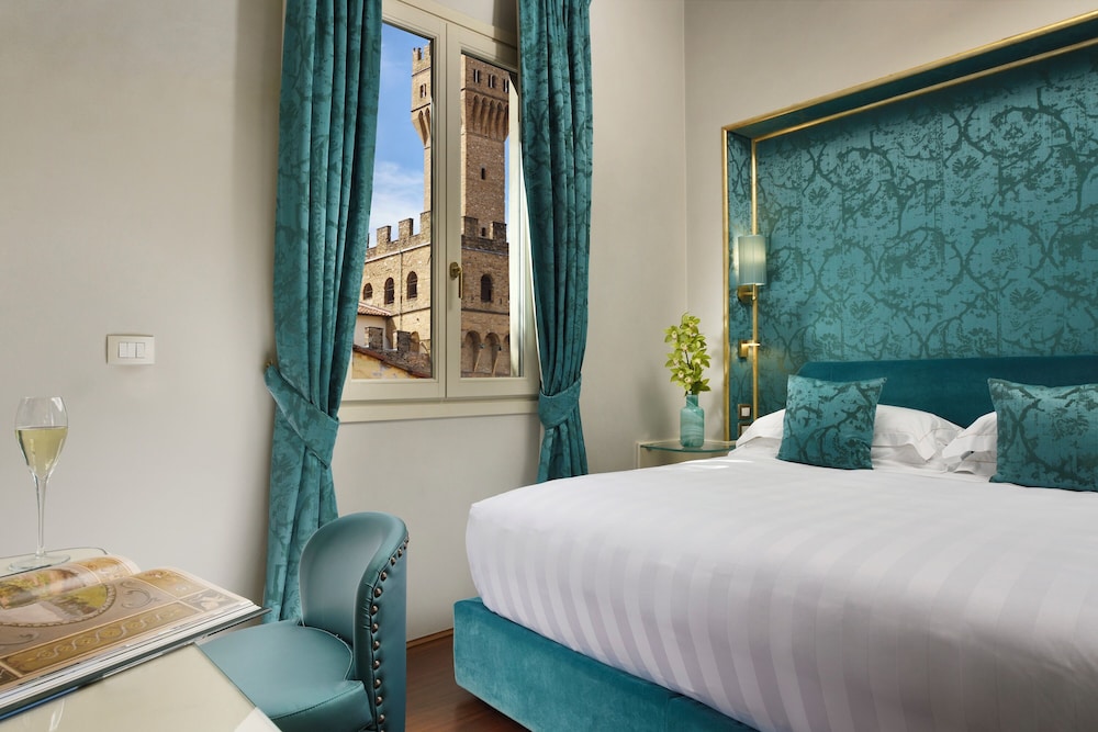 San Firenze Suites & Spa — Hotel rooms in Florence, Tuscany