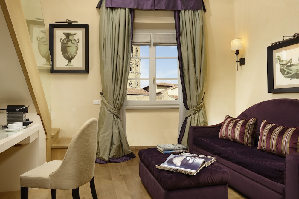 San Firenze Suites & Spa — Hotel rooms in Florence, Tuscany