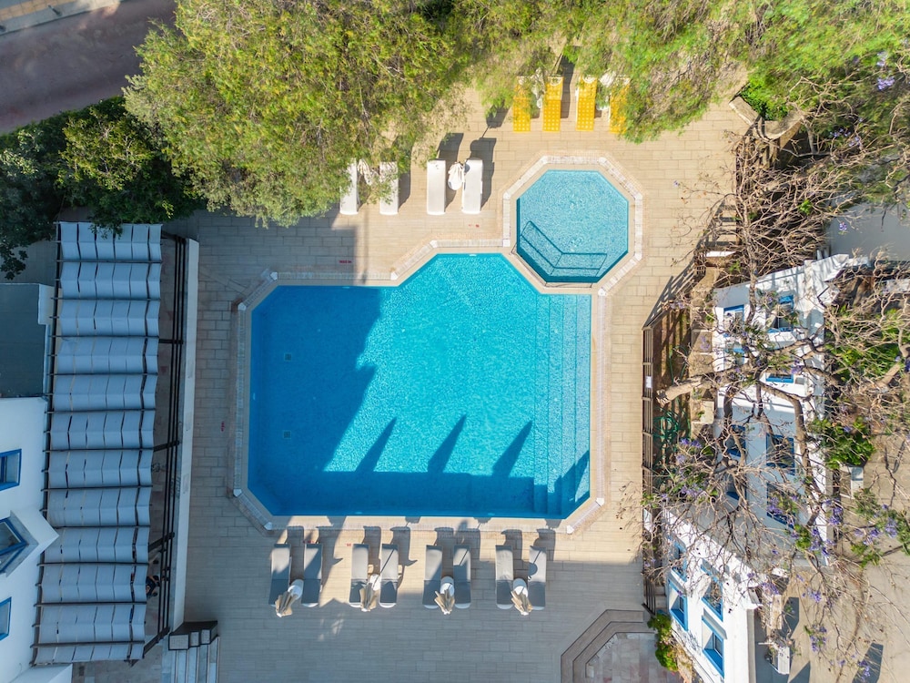 Otel Atrium — Swimming pool in Bodrum, Mugla