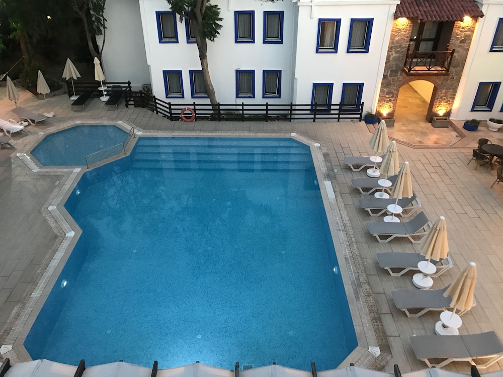 Otel Atrium — Swimming pool in Bodrum, Mugla