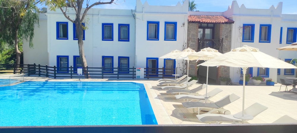 Otel Atrium — Swimming pool in Bodrum, Mugla