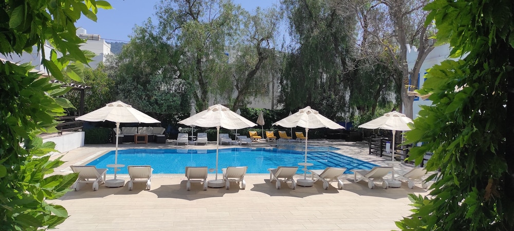 Otel Atrium — Swimming pool in Bodrum, Mugla