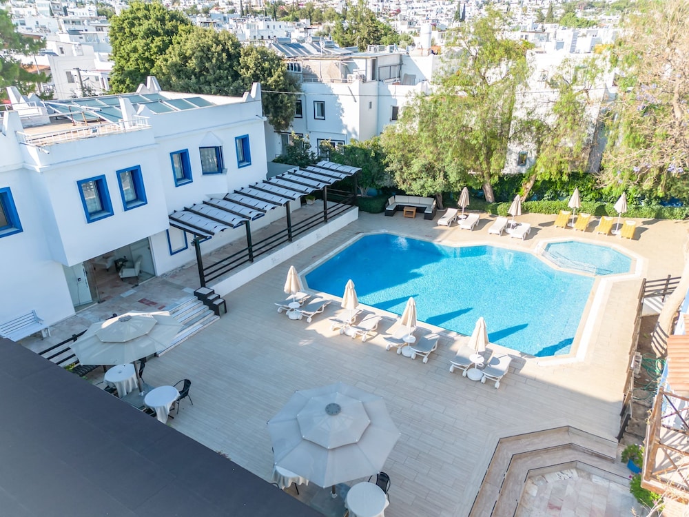Otel Atrium — Swimming pool in Bodrum, Mugla