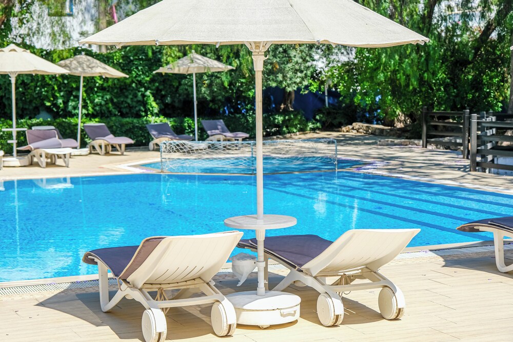 Otel Atrium — Swimming pool in Bodrum, Mugla