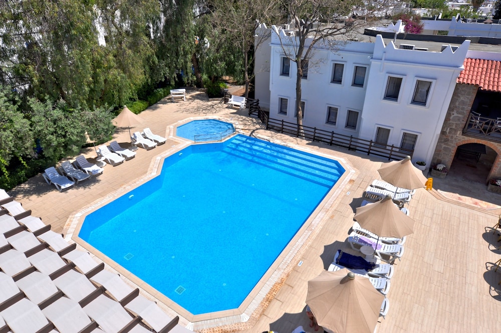 Otel Atrium — Swimming pool in Bodrum, Mugla