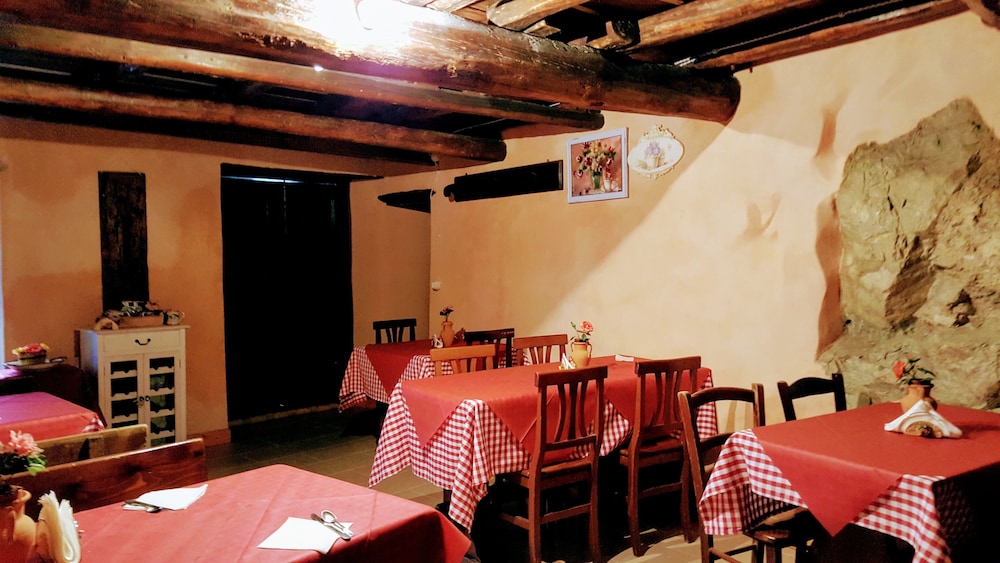 Albergo Diffuso Borgo Santa Caterina "Quartiere Ebraico" — Restaurant & bars in Castiglione di Sicilia, Sicily