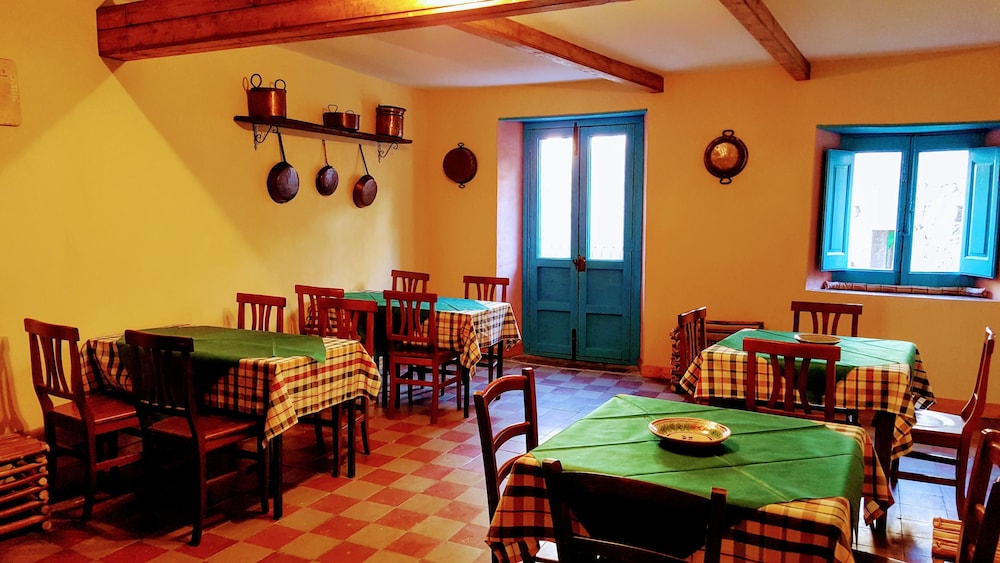 Albergo Diffuso Borgo Santa Caterina "Quartiere Ebraico" — Restaurant & bars in Castiglione di Sicilia, Sicily