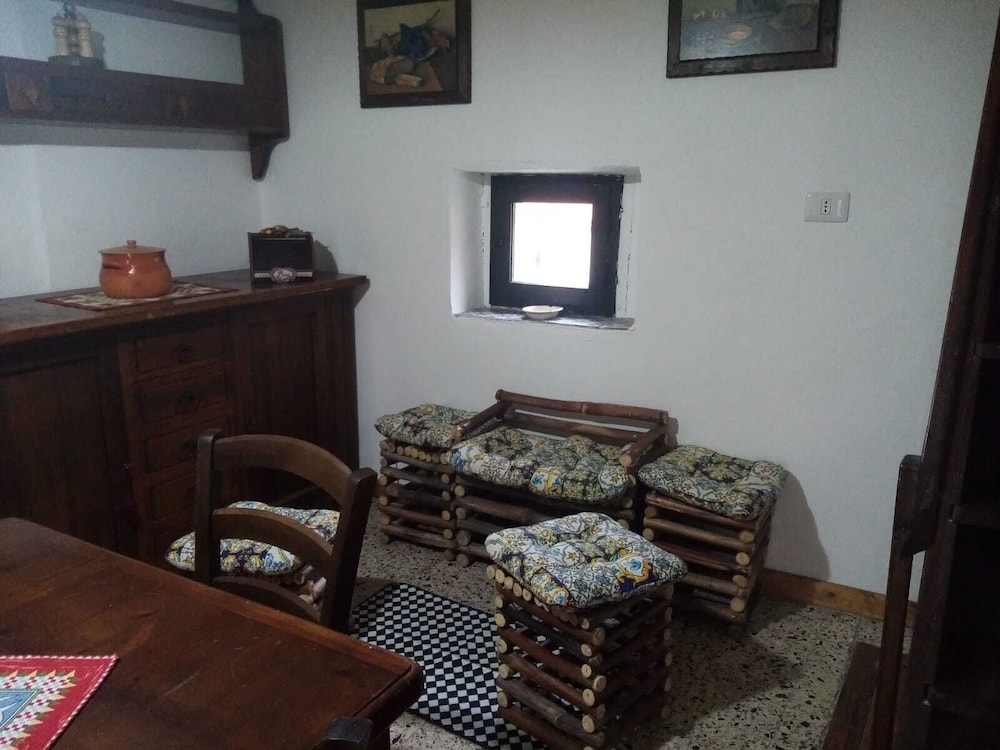 Albergo Diffuso Borgo Santa Caterina "Quartiere Ebraico" — Hotel rooms in Castiglione di Sicilia, Sicily