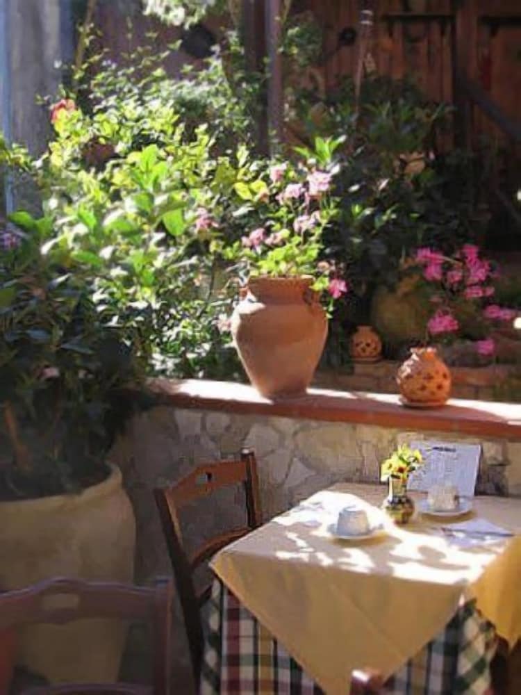 Albergo Diffuso Borgo Santa Caterina "Quartiere Ebraico" — Restaurant & bars in Castiglione di Sicilia, Sicily