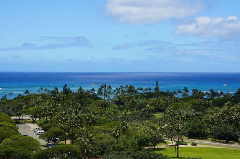 Hotel La Croix — Attractions in the area in Honolulu, Hawaii