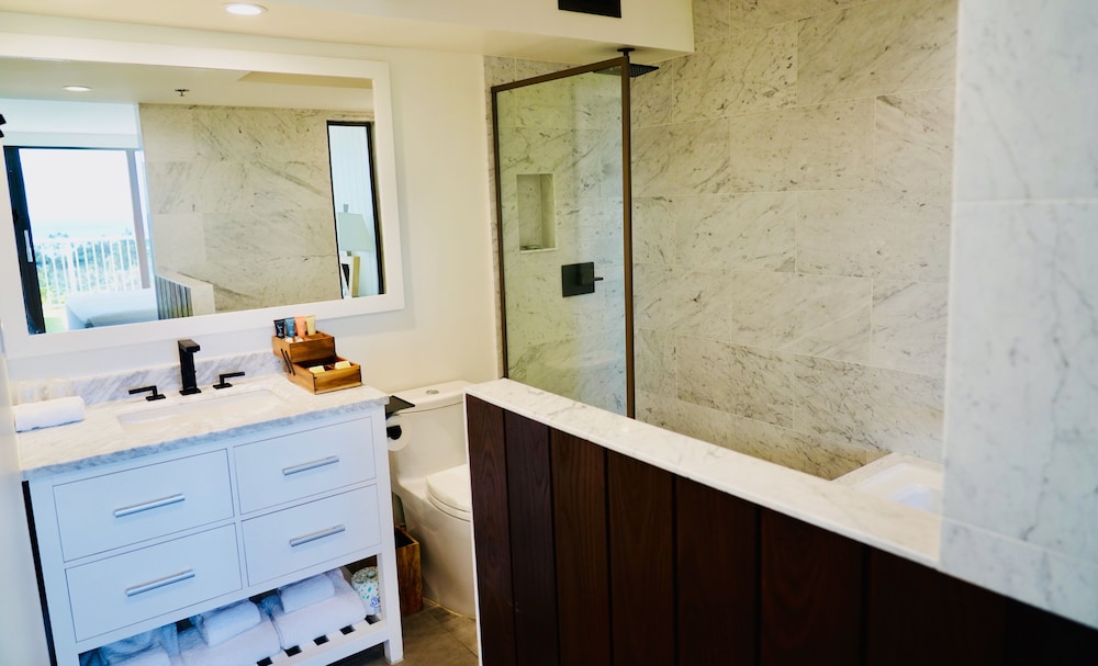 Hotel La Croix — Hotel rooms in Honolulu, Hawaii