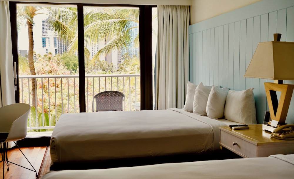 Hotel La Croix — Hotel rooms in Honolulu, Hawaii
