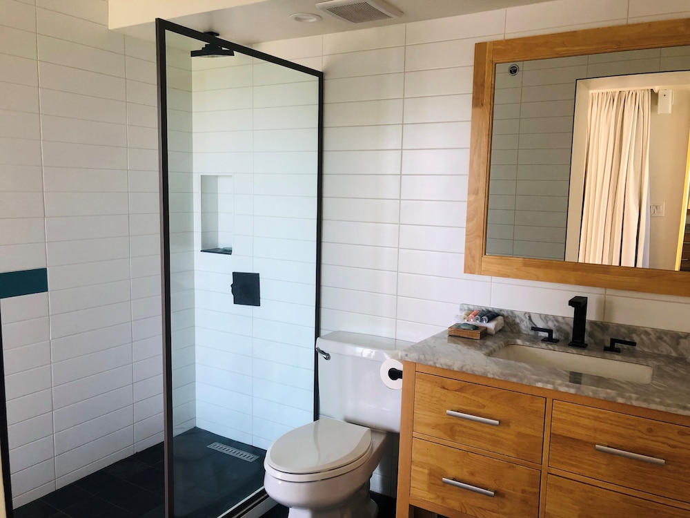 Hotel La Croix — Hotel rooms in Honolulu, Hawaii