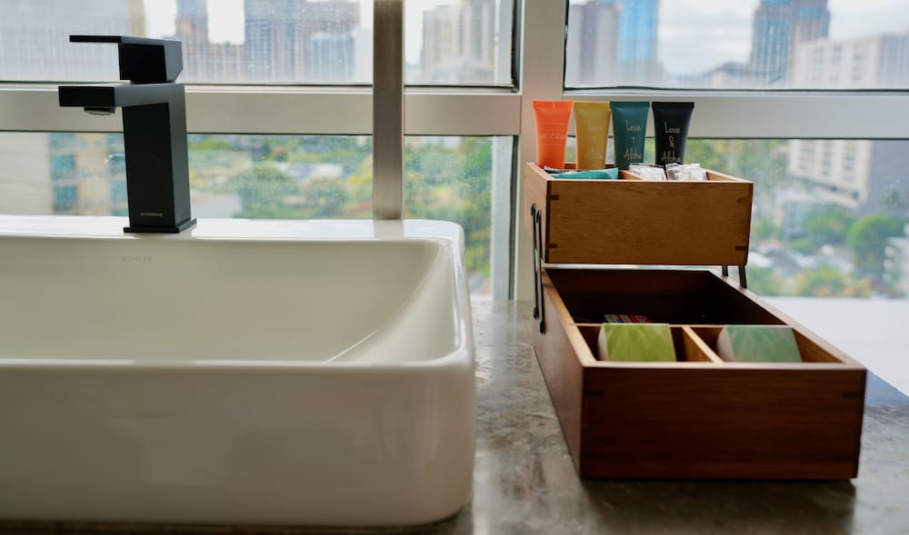 Hotel La Croix — Hotel rooms in Honolulu, Hawaii