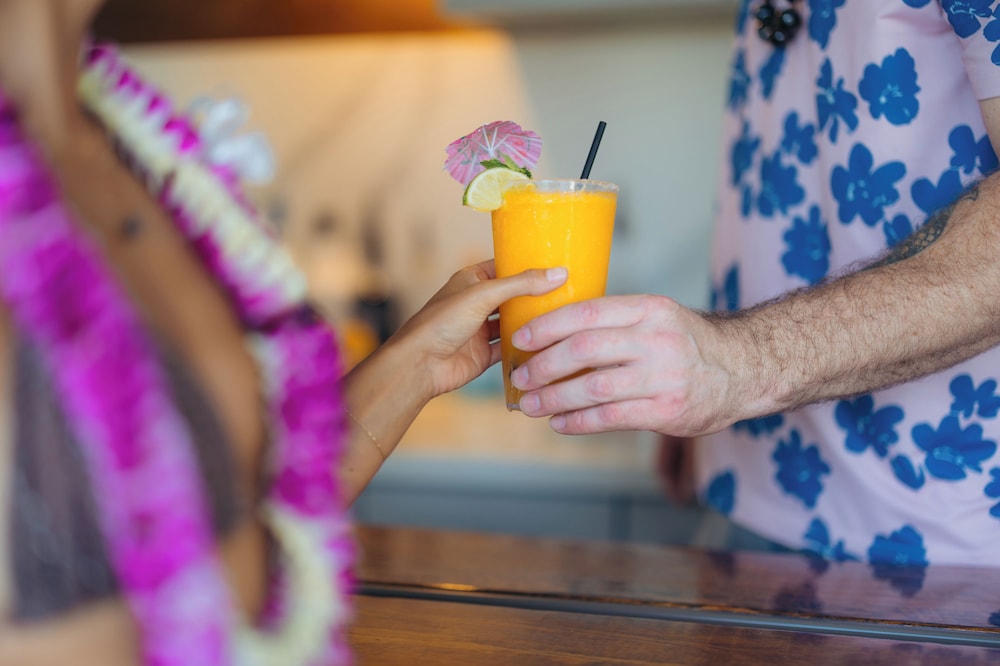 Hotel La Croix — Restaurant & bars in Honolulu, Hawaii