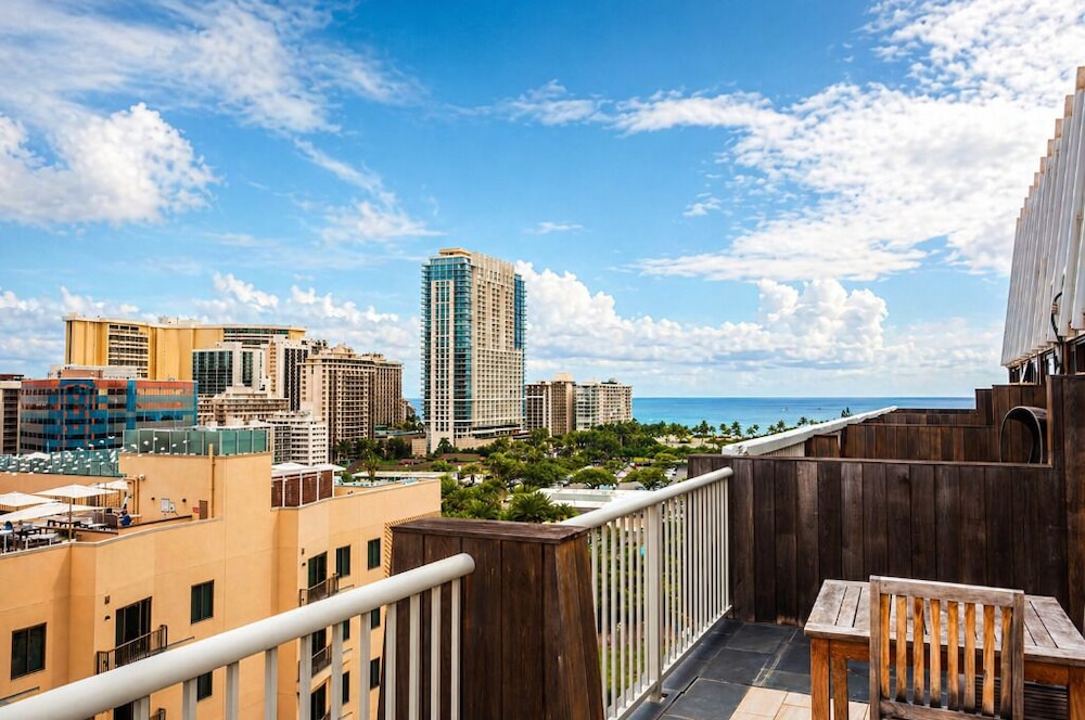 Hotel La Croix — Attractions in the area in Honolulu, Hawaii