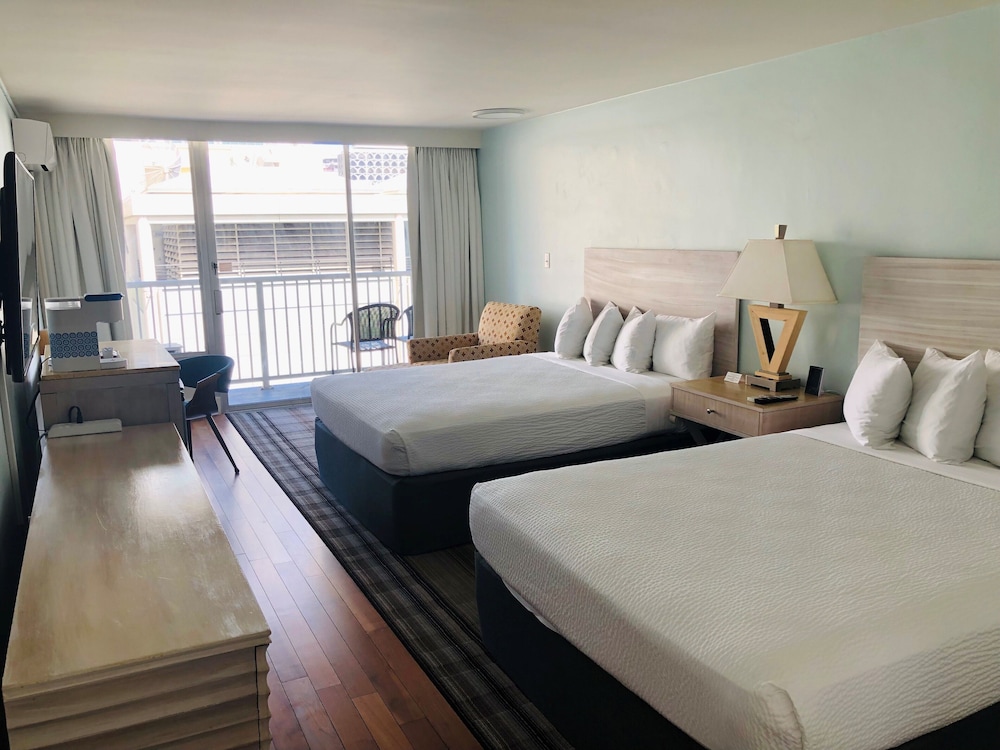 Hotel La Croix — Hotel rooms in Honolulu, Hawaii