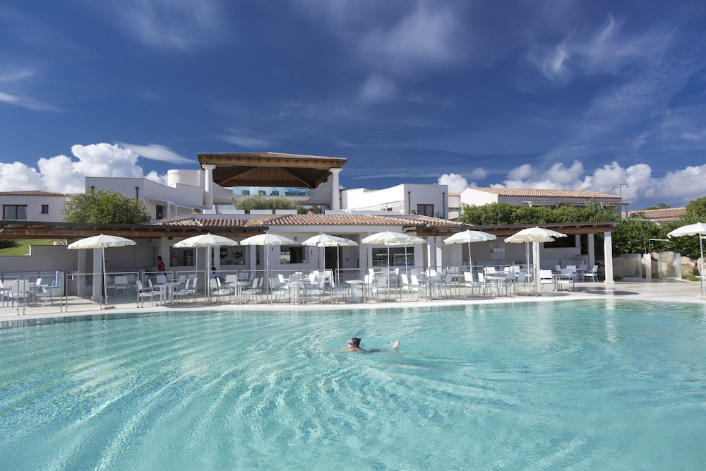 Resort Grande Baia — Swimming pool in San Teodoro, Sardinia