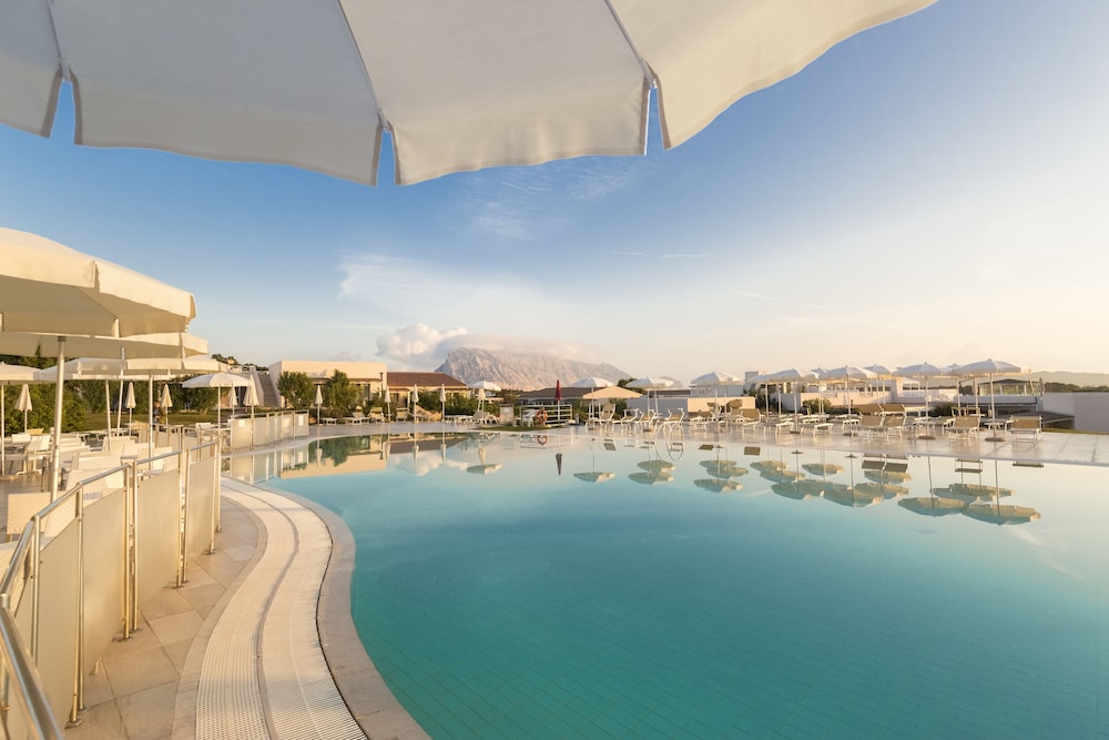 Resort Grande Baia — Main photo in San Teodoro, Sardinia