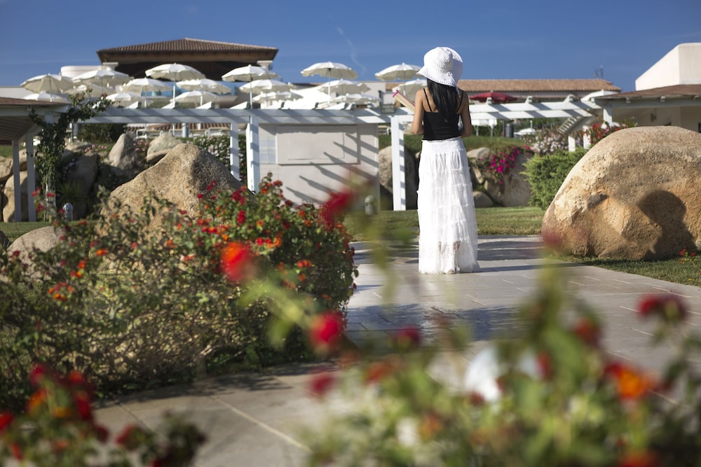 Resort Grande Baia — Hotel building in San Teodoro, Sardinia