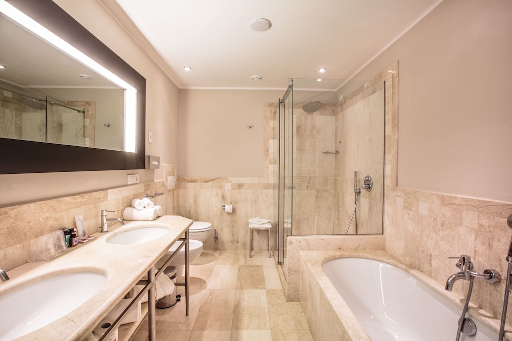 Resort Grande Baia — Hotel rooms in San Teodoro, Sardinia
