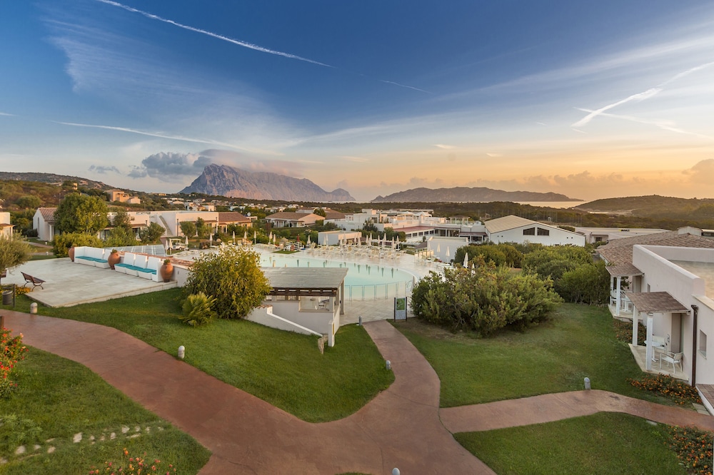 Resort Grande Baia — Swimming pool in San Teodoro, Sardinia