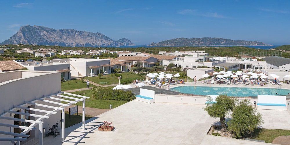 Resort Grande Baia — Swimming pool in San Teodoro, Sardinia