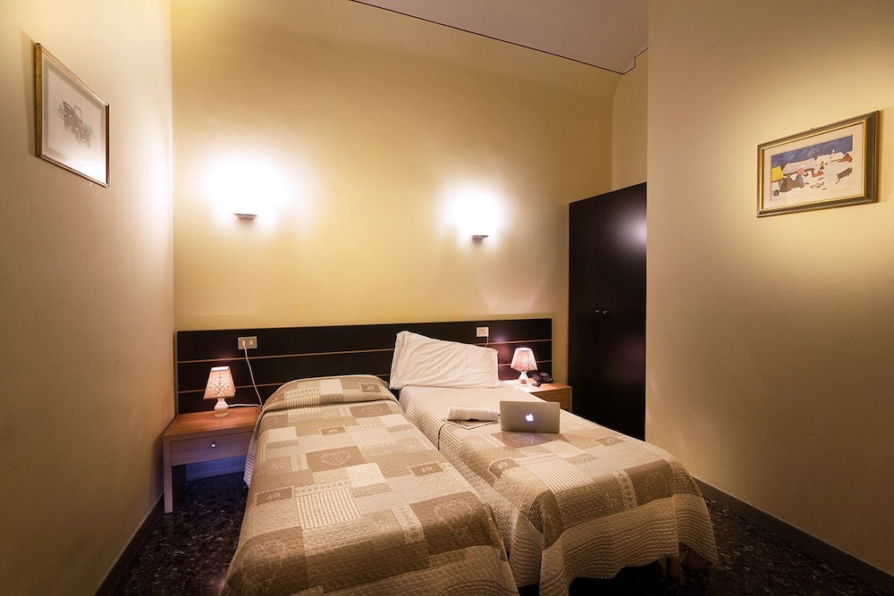 Eden — Hotel rooms in Florence, Tuscany