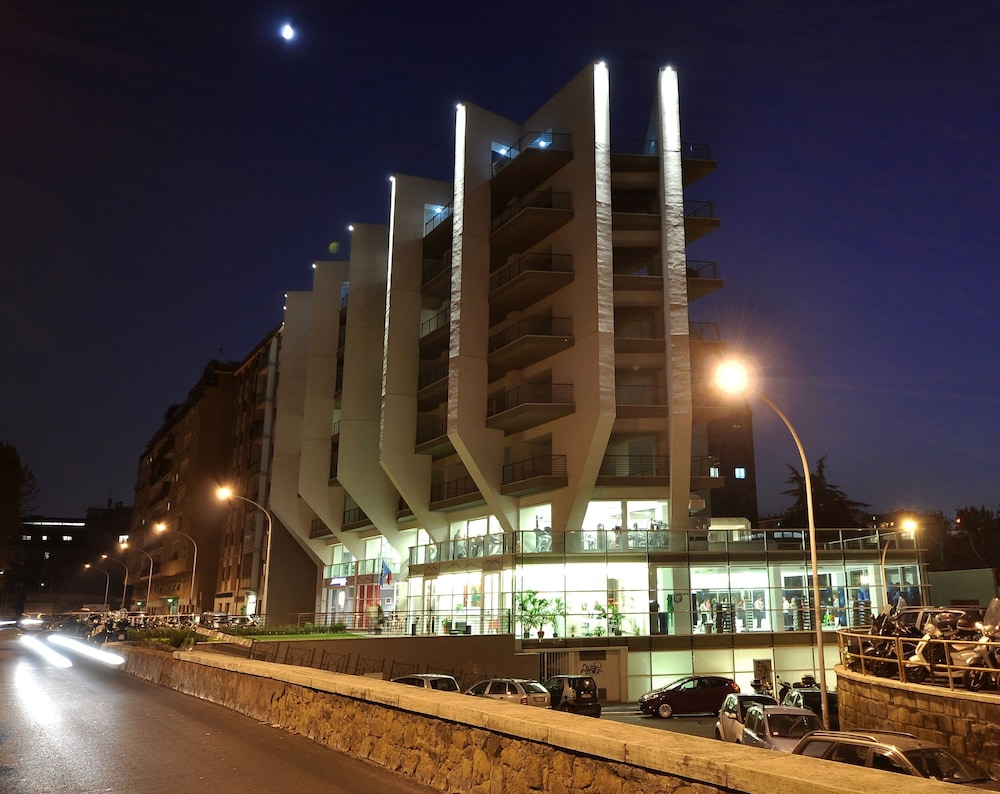Lungotevere Suite — Hotel building in Rome, Lazio