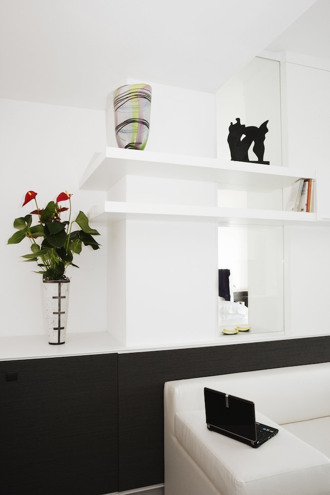 Lungotevere Suite — Hotel rooms in Rome, Lazio