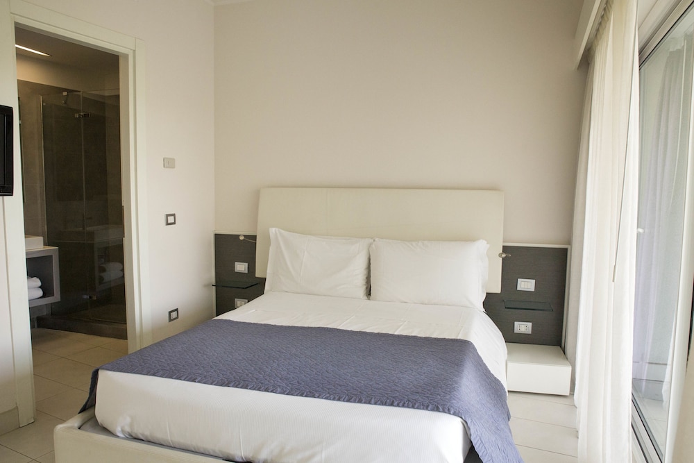 Lungotevere Suite — Hotel rooms in Rome, Lazio