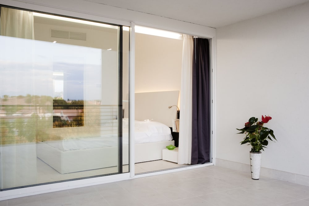 Lungotevere Suite — Hotel rooms in Rome, Lazio
