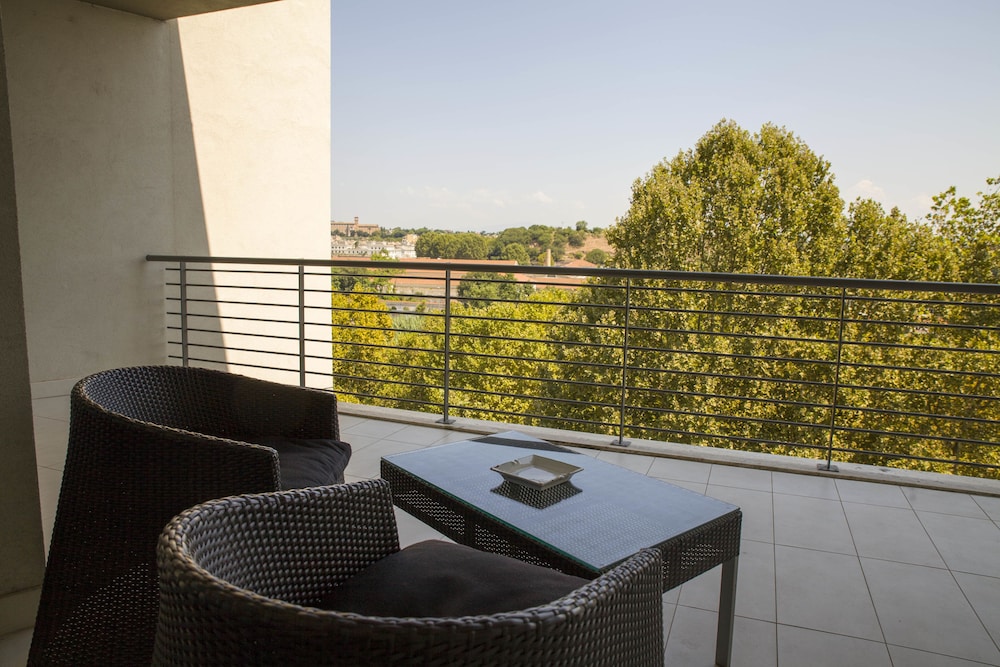 Lungotevere Suite — Hotel rooms in Rome, Lazio