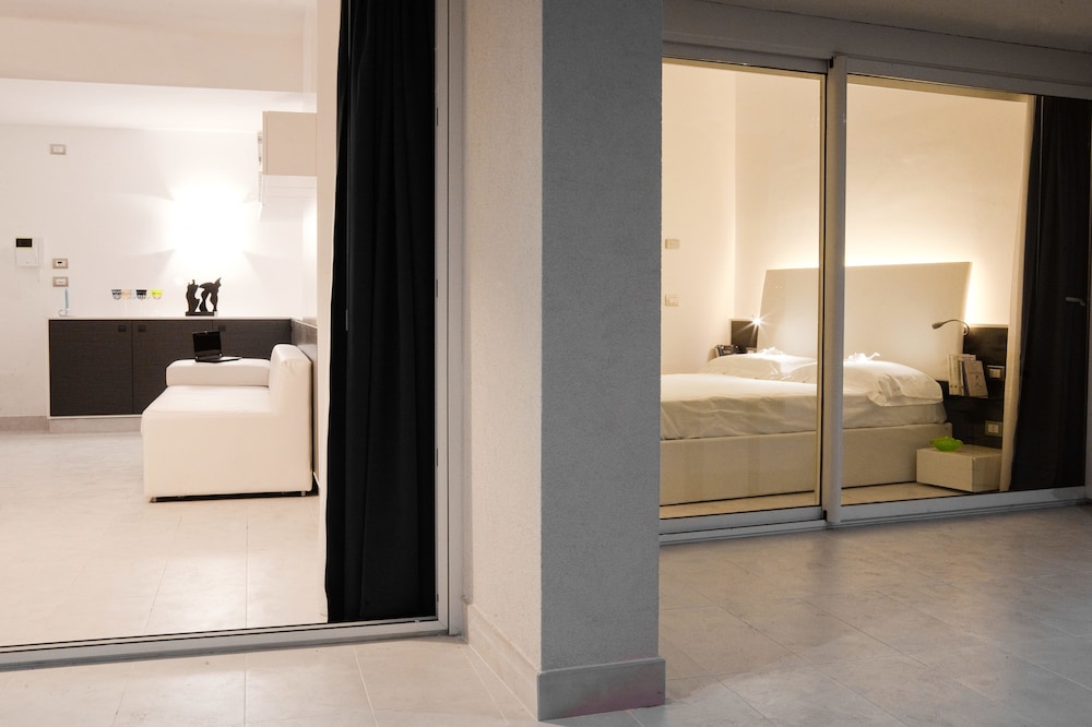 Lungotevere Suite — Hotel rooms in Rome, Lazio