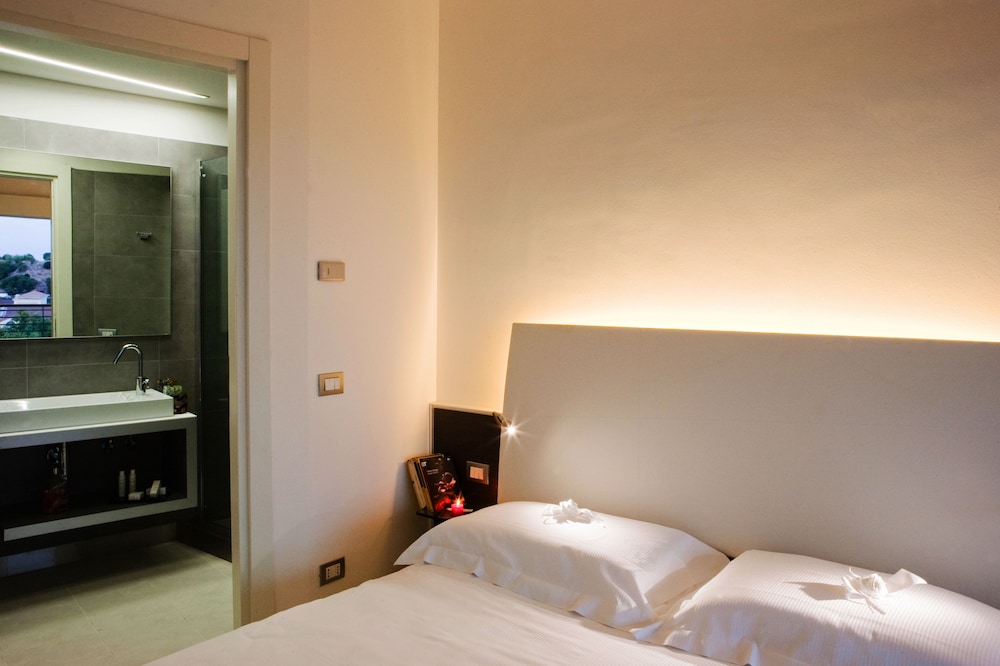 Lungotevere Suite — Hotel rooms in Rome, Lazio