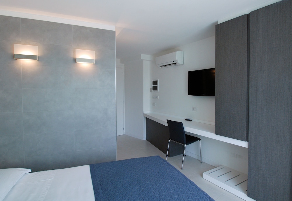 Lungotevere Suite — Hotel rooms in Rome, Lazio