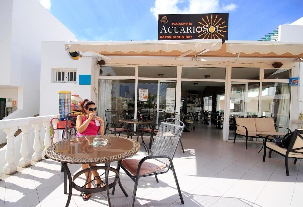 Apartamentos Acuario Sol — Restaurant & bars in Puerto del Carmen, Canary Islands